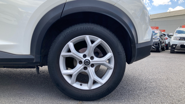 Nissan Juke 1.0 DiG-T 114 N-Connecta 5dr Petrol Hatchback